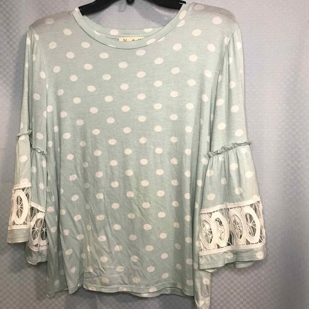 Vine & Love Light Blue with White Dots‎ and Lace Accent Top Size M